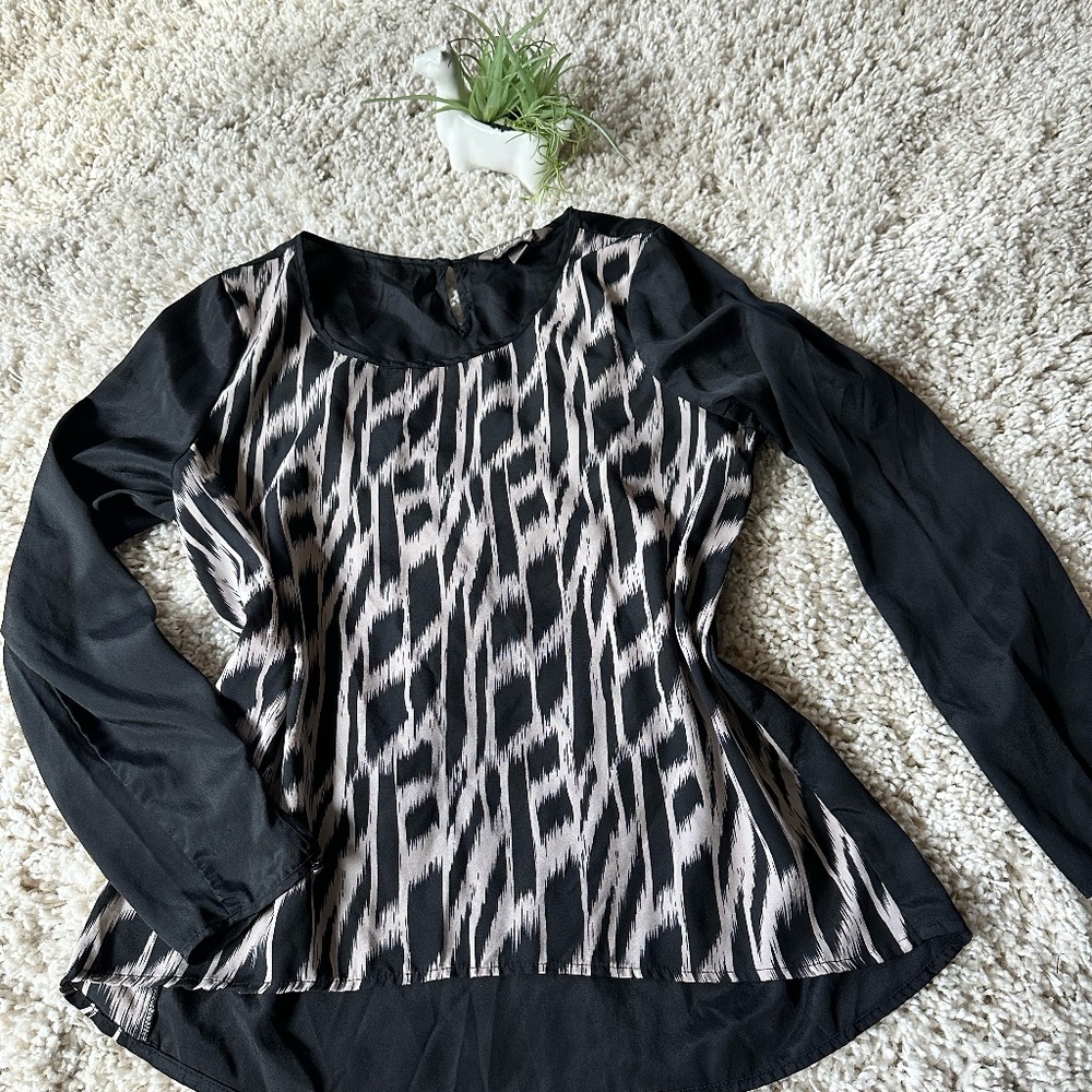 Charlie Jade vintage color block animal print vintage simple easy top.